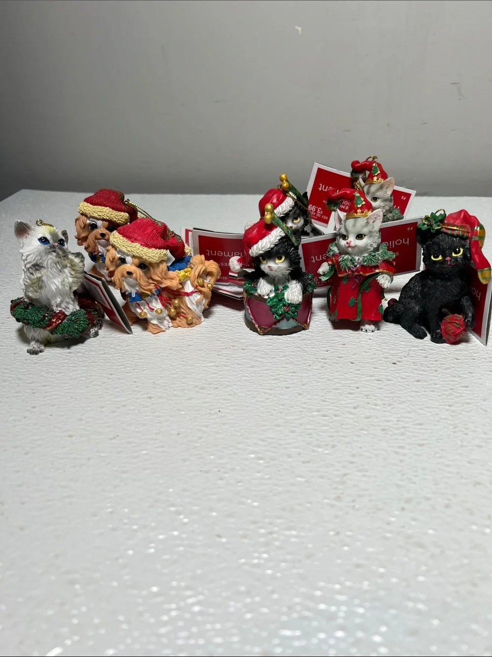 Sentimental Memories Holiday 6 Cats & 2 Dogs Figurine Ornaments - Resin New